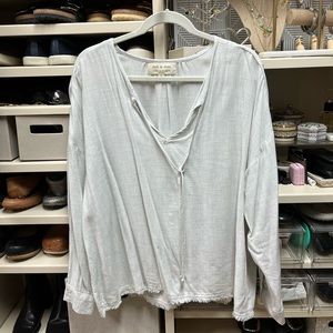 Cloth and & Stone Long sleeve gray chambray oversized top M runs big